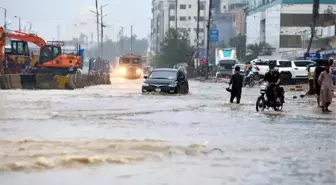 Pakistan'da Muson Yağmurları 785 Can Aldı