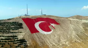 Kahramanmaraş'ta Türkiye'nin En Büyük Türk Bayrağı Yapılıyor