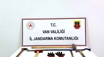Van'da Kaçak Kazı Yapan 3 Kişi Yakalandı