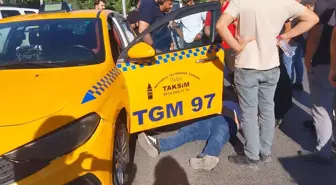 Beyoğlu'nda Taksi Şoförü Rahatsızlandı