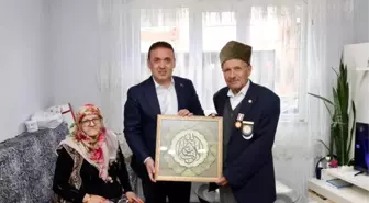 Bilecik Valisi, Kıbrıs Gazisi İbrahim Bar'ı Ziyaret Etti