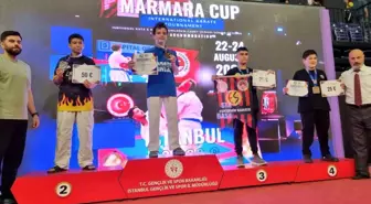 Genç Karateci Ege Erpınar, Uluslararası Turnuvada Altın Madalya Kazandı