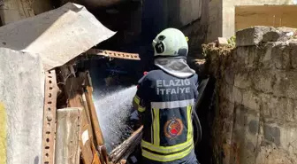 Elazığ'da Bina Havalandırma Boşluğunda Yangın Çıktı