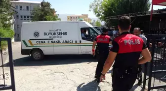 Malatya'da Şantiyede İş Makinesi Devrildi, Genç Operatör Hayatını Kaybetti