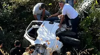 Kocaeli'de Kontrolden Çıkan Kamyonet Ağaçlık Alana Uçtu