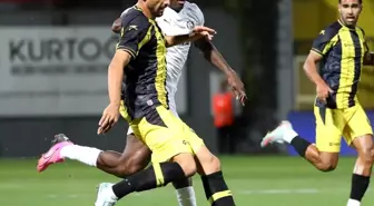 İstanbulspor ve Manisa FK 1-1 Berabere Kaldı