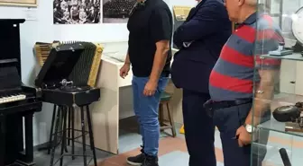 Ünlü Oyuncu İlker Ayrık, Mezun Olduğu Balıkesir Lisesi'ni Ziyaret Etti