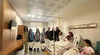 AK Parti Kadın Kolları, Dünya Emzirme Haftası'nda Anne Sütü Farkındalığı Oluşturdu
