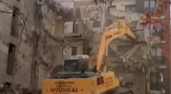 Avcılar'da Kentsel Dönüşümde Bina Devrildi