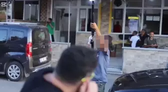 Çorlu'da Sokak Röportajında Pompalı Tüfekle Havaya Ateş Açan Çocuk Yakalandı