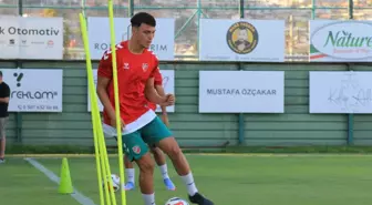 Karşıyaka, Antrenman Sahasına Reklam Panolarıyla Destek Buldu