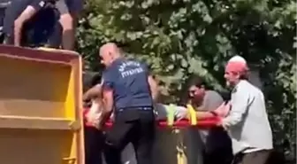 Sakarya'da Hafriyat Kamyonu Devrildi, Yaralı Sürücü Kurtarıldı