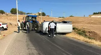 Siirt'te Hafif Ticari Araç Devrildi, Sürücü Yaralanmadı