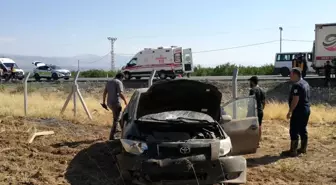 Malatya'da otomobil bahçeye uçtu: 3 yaralı