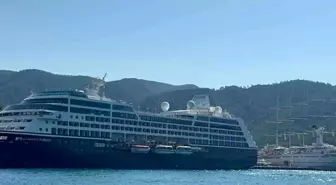 Marmaris, İki Büyük Yolcu Gemisini Ağırladı