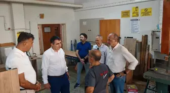 Nazilli İlçe Milli Eğitim Müdürü Şimşek, okul atölyelerinde üretilen mobilyaları inceledi