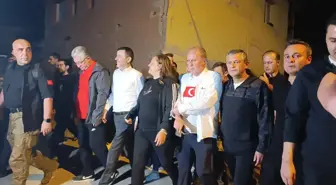 Özgür Özel, Zafer Yolu Yürüyüşüne Katıldı