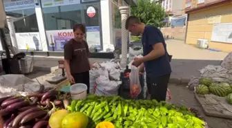 Üniversite Öğrencisi Kardeşler, Aile Ekonomisine Destek Oluyor