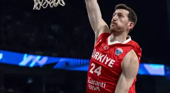 A Milli Erkek Basketbol Takımı, Letonya'yı 93-73 Yenerek Başladı