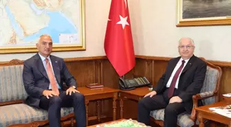 Savunma ve Turizm Bakanları Milli Savunma Bakanlığı'nda Buluştu