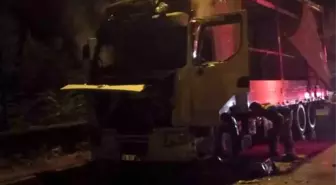 İnegöl'de Park Halindeki TIR Yangını Söndürüldü