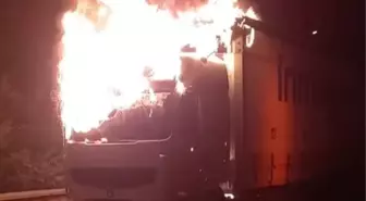 Bursa'da Park Halindeki TIR'da Yangın Çıktı