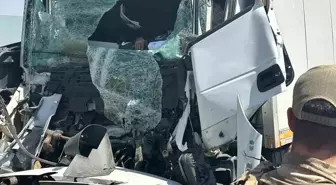 Diyarbakır'da feci kaza: Tır sürücüsü hayatını kaybetti
