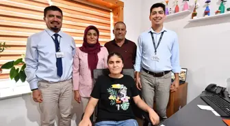 Görme Engelli Nazalin Selvi, Hayalindeki Üniversiteyi Kazandı