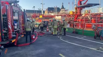 Haydarpaşa Limanı'nda Yakıt İkmal Gemisinde Yangın