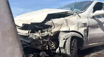 Kocaeli'de Trafik Kazası: 4 Yaralı