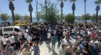 Marmaris'te Esnaf, Taklit Ürün Cezalarına Karşı Eylem Yaptı