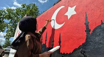Resim Öğretmeni Bayraklı Çeşme'yi Güzelleştirdi