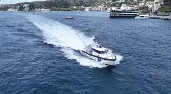 İstanbul Boğazı'nda Kaybolan Rus Yüzücü için Arama Çalışmaları Devam Ediyor