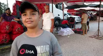 12 Yaşındaki Barış Ali Kuş, Biber Pazarında Hayallerini Gerçekleştiriyor