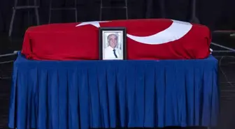 Emin Alıcı, 78 Yaşında Hayatını Kaybetti