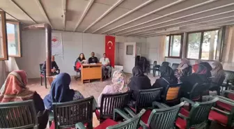 Kütahya'da Çilek Üreticilerine İyi Tarım Uygulamaları Eğitimi Verildi
