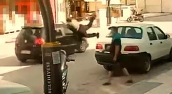 Burdur'da Genç Yola Aniden Atladı, Otomobil Çarptı