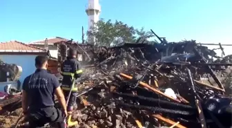 Çanakkale'de İmamın Evi Yangında Küle Döndü