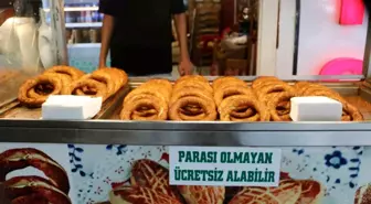 Diyarbakırlı Esnafın İyilik Projesi: 6 Yıldır Ücretsiz Simit ve İçecek Dağıtıyor