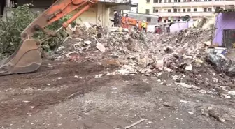 Hindistan'da Bina Çökmesi: 17 Ölü