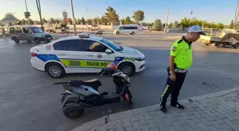 Karaman'da Elektrikli Bisiklet ile Otomobil Çarpıştı: 2 Yaralı