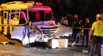 Minibüs ve otomobil çarpıştı: Kopan kulağı dakikalarca aradılar
