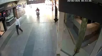 Bursa'da Motosiklet Kazası: Sürücü Ölümden Döndü