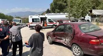 Osmaniye'de İki Otomobilin Çarpıştığı Kazada 1 Ağır 3 Yaralı