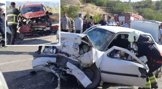 Samsun'da iki araç kafa kafaya çarpıştı: 1 ölü, 13 yaralı