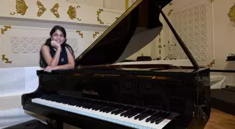 11 yaşındaki piyaniste, İngiltere'den üniversite seviyesinde diploma