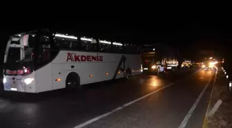 Ayvalık'ta Zincirleme Trafik Kazası: 1 Ölü, 3 Yaralı