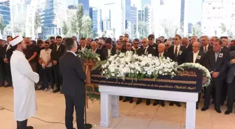 Hasan ve Zeynep Akçakayalıoğlu'nun kızı Defne'ye gözyaşlarıyla veda