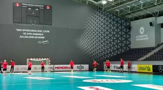İşitme Engelliler A Milli Erkek Hentbol Takımı, olimpiyat hazırlıklarını sürdürüyor