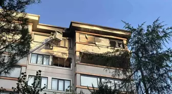 Kadıköy'de 8 Katlı Apartmanda Yangın